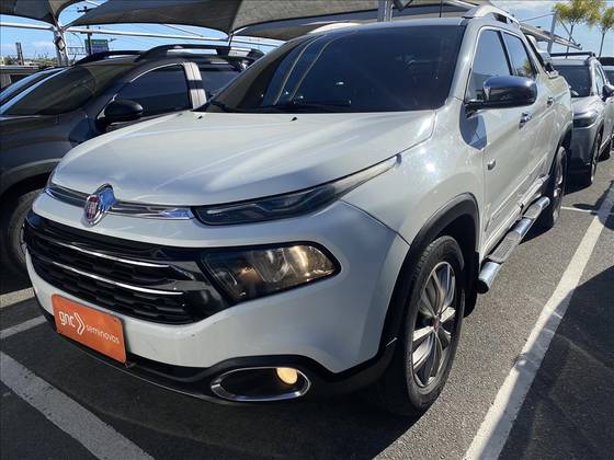 FIAT TORO 2.0 16V TURBO DIESEL RANCH 4WD AT9 FIAT TORO 2.0 16V TURBO DIESEL RANCH 4WD AT9